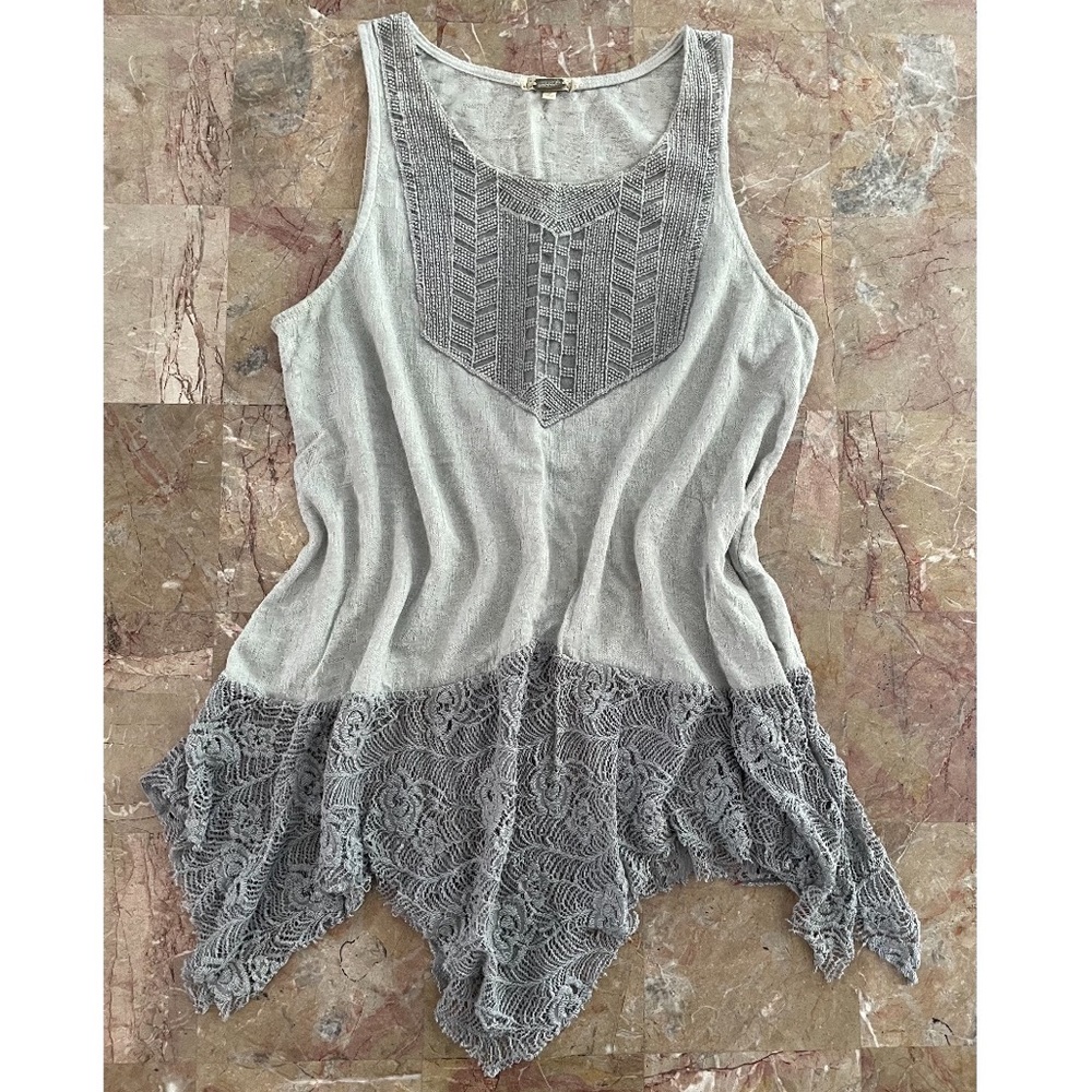 Gimmicks By BKE Buckle Boho Small Blue/Gray Handkerchief Hem Blouse/Tank Likenew